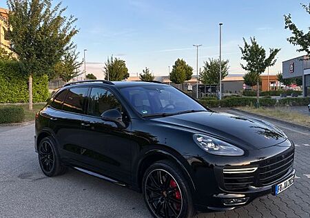 Porsche Cayenne Turbo Approved 11/25