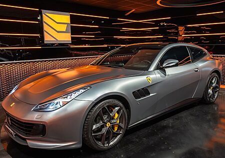 Ferrari GTC4Lusso T V8*Lift*Carbon LED*Sunroof*JBL