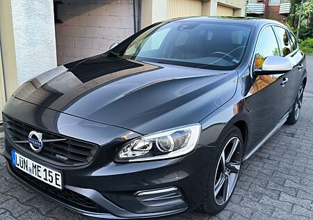 Volvo V60 D6 AWD Plug-in-Hybrid, AHK, StHz., R Design