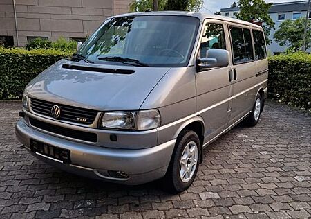 VW T4 Caravelle Volkswagen 2,5-l-Diesel TDI 75kW Automatik...