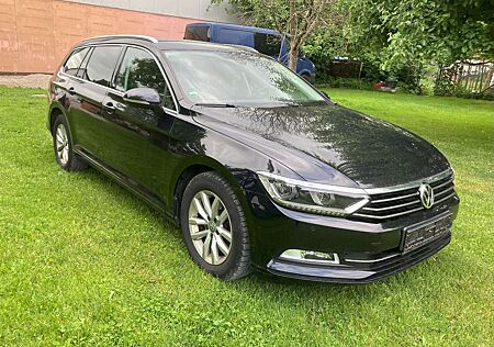VW Passat Variant Volkswagen Comfortl. LED ACC NAVI PDC-KAMERA