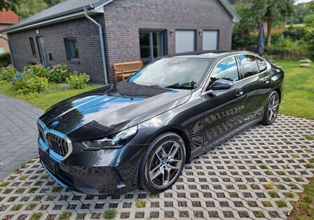 BMW i5 Limousine, 360° Kamera, HUD, Sitzbelüftung