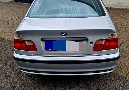 BMW 318i -
