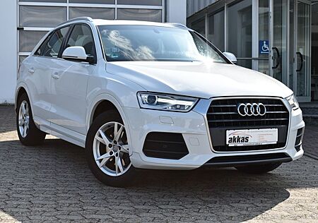 Audi Q3 1.4 TFSI sport *1.Hand*Panorama*Navi*