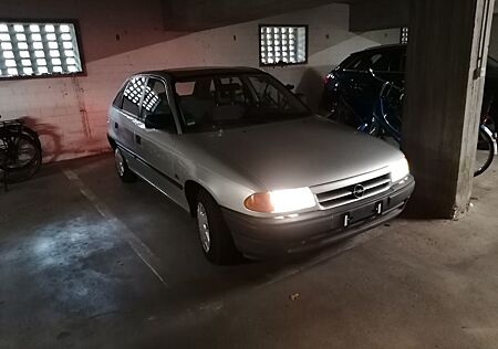Opel Astra 1.6 GL GL