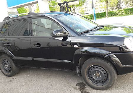 Hyundai Tucson 2.0*Leder*Klima*SHZ*AHK*TÜV Neu