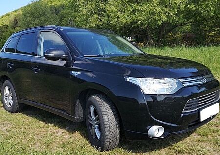 Mitsubishi Plug in Hybrid Outlander Plug-in Hybrid Outlander 2.0 MIVEC PLUG-IN H...