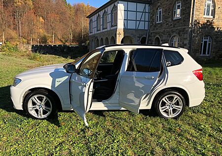 BMW X3 xDrive20d -PANO/AHK/XENON/M-Optik