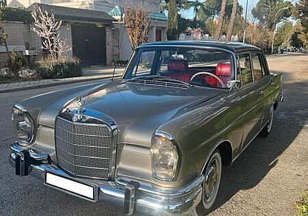 Mercedes-Benz 220 gebraucht kaufen Mercedes-Benz 220 W 111 220S