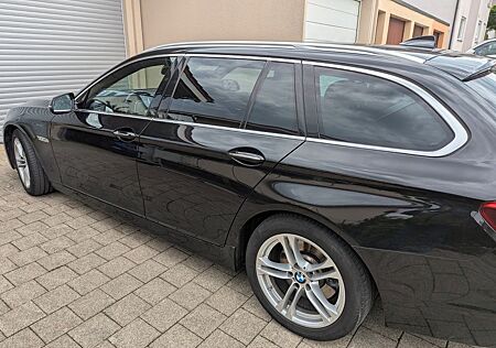 BMW 530d xDrive Touring A Luxury Line Luxury Line