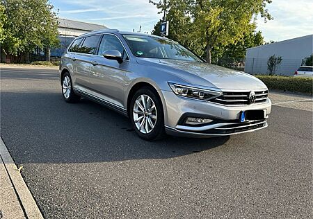 VW Passat Variant Volkswagen 2.0 TDI SCR DSG Elegance Vari...