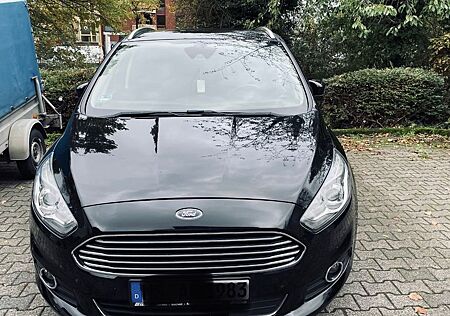 Ford S-Max 2,0 110kW 7sitzer Titanium