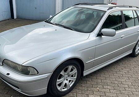 BMW 530i Touring E39 mit Vollausstattung aus 2.Hd.