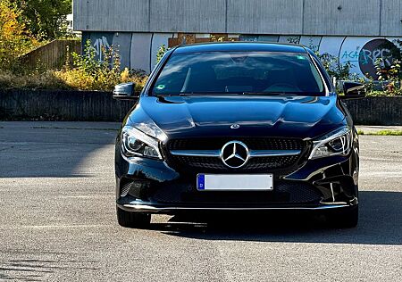 Mercedes-Benz CLA 180 Shooting Brake Urban LED Business-Paket