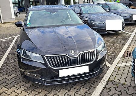 Skoda Superb 2.0TDI140kW Style Combi NEUER Rumpfmotor