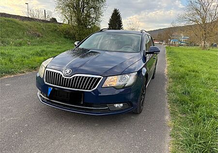 Skoda Superb 2.0 TDI Exclusive Combi Exclusive