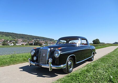Mercedes-Benz 220 S