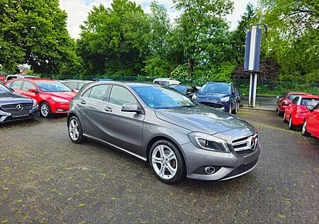 Mercedes-Benz A 180 BlueEffi. Navi*17"Alu*Bi-Xenon*Bremsen-Neu