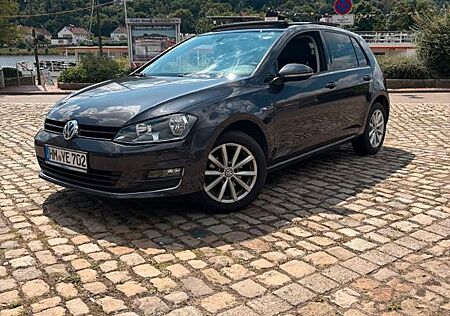 VW Golf Volkswagen 1.2 TSI BMT LOUNGE*Panorama*Navi*Sitzheiz