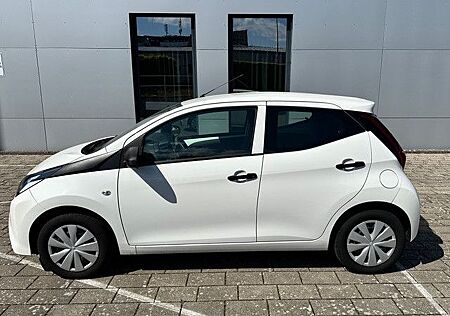 Toyota Aygo (X) Aygo (X) 1,0-l-VVT-i Team Deutschland Team D...