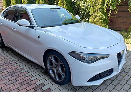 Alfa Romeo Giulia 2.2 Diesel AT8 Lusso Q2