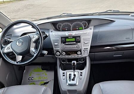 SsangYong Rodius 2.2 Diesel e-XDi 220 4WD Auto Sapphire