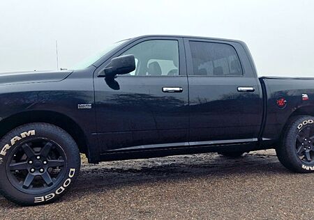 Dodge RAM 1500 5,7l Hemi Laramie 96dB