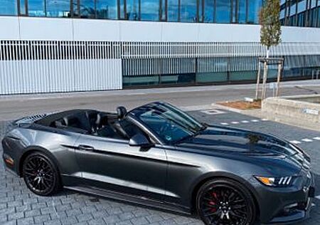 Ford Mustang 2.3 EcoBoost Cabrio