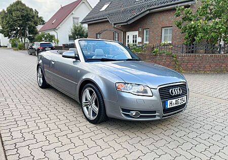 Audi A4 Cabrio 2.0 TDI S line, Individual