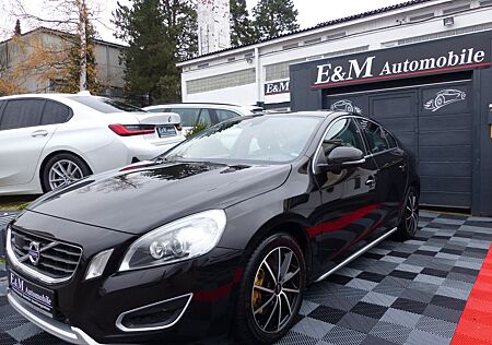 Volvo S60 Lim. Summum*NAVI*LEDER*KAMERA*ACC*PDC*SHZ*XE