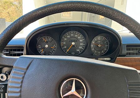 Mercedes-Benz 350 SEL mit wenig KM 91.000, TÜV 2 Jahre