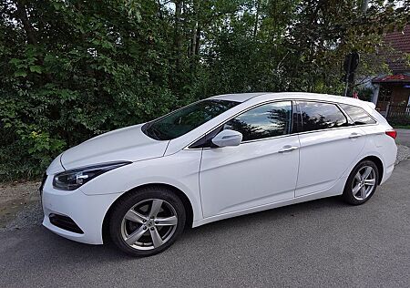 Hyundai i40 1.6 weiß guter Zustand