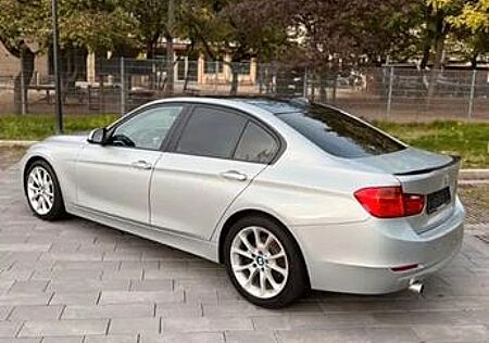 BMW 320i -