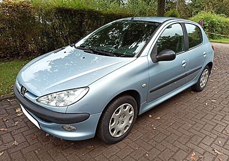 Peugeot 206 1.4 Klima Allwetterreifen Scheckheft TÜV...