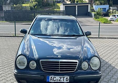 Mercedes-Benz E 240 ELEGANCE Elegance LPG - XENON