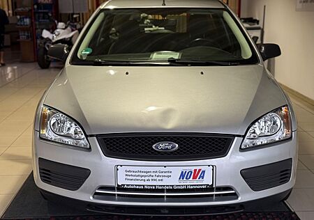 Ford Focus 1.4 Fun X*TÜV11-2026*AHK*SITZHZ*KLIMA*ALU!