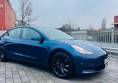 Tesla Model 3 Allradantrieb mit Dualmotor Premium