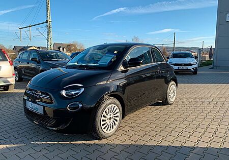 Fiat 500 500e Action