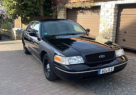 Ford Crown Police Interceptor | 4,6L V8