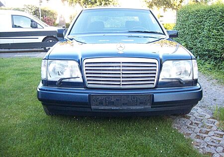 Mercedes-Benz 260