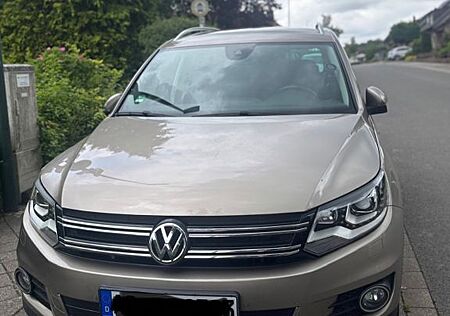 VW Tiguan Volkswagen 1.4 TSI BlueMotion Tech Sport & Style...
