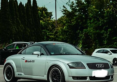 Audi TT Coupe 1.8T 132 kW -