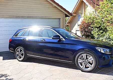 Mercedes-Benz C 300 C300d 4matic AVANTGARDE, Luftf. HUD, Massage