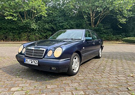 Mercedes-Benz E 280 E-Klasse Elegance V6 Automatik