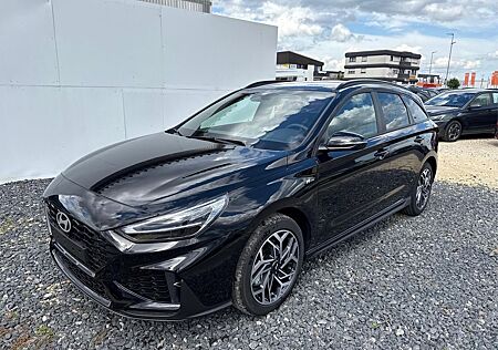 Hyundai i30 Kombi PREMIUM N-LINE SHZ NAVI PDC RFK 1.5...