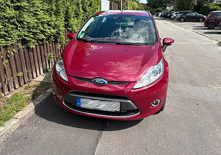 Ford Fiesta 1,4 Trend, EZ 12/2009, rot, Top Zustand