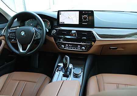 BMW 520 d xDrive* kamera*LED*NAVI*LEDER*SHZ*ALU