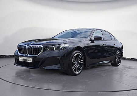 BMW 520i M Sportpaket Aktive Geschw. Head Up 360° Ka
