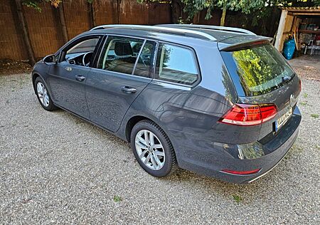 VW Golf Volkswagen 1.0 TSI Comfortline Variant Comfortline