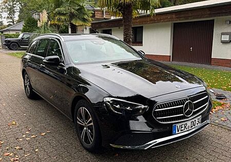 Mercedes-Benz E 200 T Autom. - Avantgarde